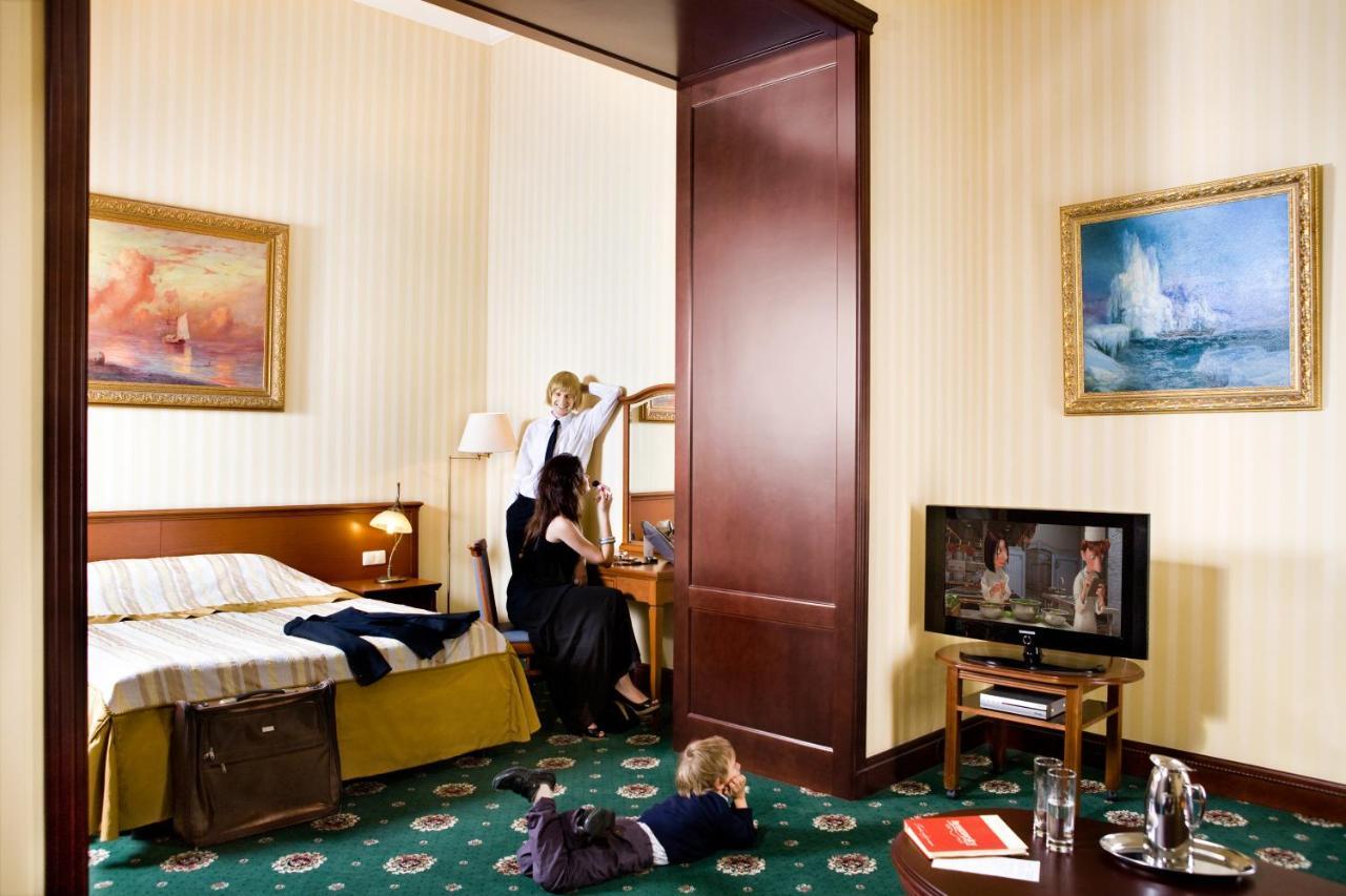 Ayvazovsky Hotel Odessa Esterno foto